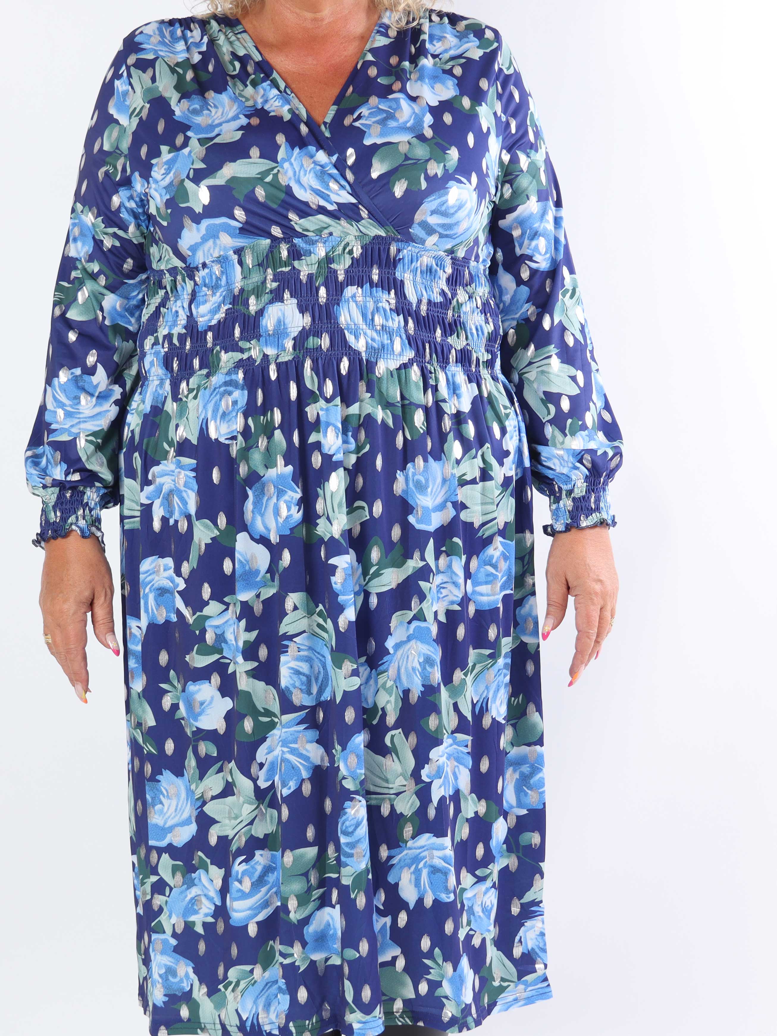 Pams Blossom Midi L/S - Elastisk plus size kjole i krølfrit stof med sølv prikker